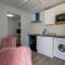 Comfortable 2 Bed Apartment Pass the Keys