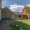 Comfortable 2 Bed Apartment Pass the Keys