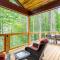 Poplar Treehouse - Rustic Luxury