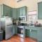 Maple Treehouse Cabin - Rustic Luxury Near Asheville - Marshall