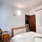 Villa Paladin - Spacious Villa with Pool near Garden Resort - 7 Min walk
