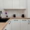 Charming Studios in the center of Lodz by Noclegi Renters