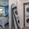 Downtown-smart Tv-king Bed-self Check-in-balcony - Tacoma