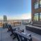 Downtown-smart Tv-king Bed-self Check-in-balcony - Tacoma