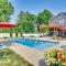 Benton Harbor Apt with Balcony and Shared Fire Pit - Benton Harbor