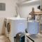 6 Mi to Dtwn Bright and Airy Anchorage Getaway!