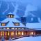 New luxury ski in ski out 4 bedroom at One At Spruce Peak - ستو