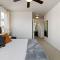 Large Luxury 2Bd 2Ba with office nook -prkg gym pool - مدينة سولت ليك