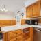 Quaint Condo 5 minutes to the ski slopes Valley Park D1