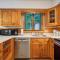 Quaint Condo 5 minutes to the ski slopes Valley Park D1