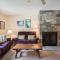 Quaint Condo 5 minutes to the ski slopes Valley Park D1