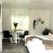 1k Bed Studio Apt With Shared Pool 06 - Clearwater