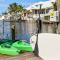 Casa Di Amici - Canal & Pool Home close to AMI! - 布雷登顿