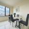 Mt Waverley Spacious 2br2ba Parking Wifi Balcony