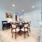 Luxury Glen Waverley Townhouse 4br3ba Backyard