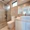 Luxury Glen Waverley Townhouse 4br3ba Backyard