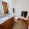 Spacious 6BR 6BA Grand Castle Apartment Near Downtown - غراندفيل