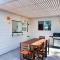 Elegant 2BR with Outdoor Space - كارلسباد