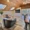 HappyCub- AC, Hot Tub, Fire Pit, Game Room!