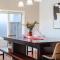 StayAU Magnificent Lakefront Villa Stunning Views