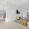 Aqua Luna - Stylish Retreat by Koonya Ocean Beach