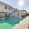 ROYCE mini-mansion with heated pool & spa Houston - Хьюстон
