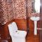 Hotel Elegance, Katra