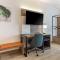 Comfort Inn & Suites Newark Liberty International Airport