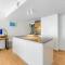 Comfortable 1 bedroom apartment in Crows Nest