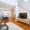 The Tannery Loft Walk To Beach & Cafes
