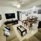 Casa 4/4(Amplos), Cond. fechado com piscina-150m2