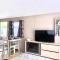Elegant 2 Bed 1 and Half Bath Caravan in Holiday Resort Village - 北安普敦