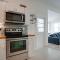 Newly Renovated Duplex, Upper Unit, 4th row from the beach - Хилтон-Хед-Айленд