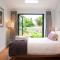 Bosham - private and self-contained double garden room - Chichester