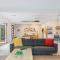 Pearl Beach Quarterdeck - Перл-Біч