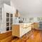 Idyllic Beach House Blairgowrie - 100m to Foreshore, 700m Walk to Village