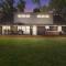 POCONOS BRAND NEW LAKEFRONT Oasis 1 ACRE, HOTTUB GAMEROOM FIREPITS TALK ABOUT PRIVACY