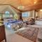RoyalBear - AC, Hot Tub, Grill, FirePit, Gameroom