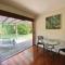Crystal Cottage Retreat- Escape to the Hinterland!