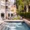 Flora Hotel & Suites
