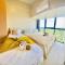 2BR Condo unit with balcony- Pool Access- Near Airport - Lapu Lapu City