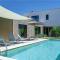 Villa Zen - with pool & close to the sea