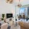 Luxurious 2 Bed Next to Burj Khalifa, Hosted by Desert City Stays - Dubaj