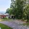 Helle FeWo am Waldrand - mit Balkon, Pool & Sauna