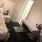 Lockable ensuite room in modern space with shared kitchen Fast WIFI - London