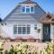 Aurora- 3 bed villa with parking and garden - Борнмут