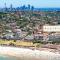 Pacific Chic Luxury Pad - Beachfront Aircon Lift
