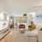 Pacific Chic Luxury Pad - Beachfront Aircon Lift