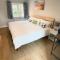 2 Bedroom Flat near Redhill train station, easy access to Gatwick & London - Redhill