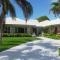 Spacious villa, pool, water views, walk to beach - West Palm Beach